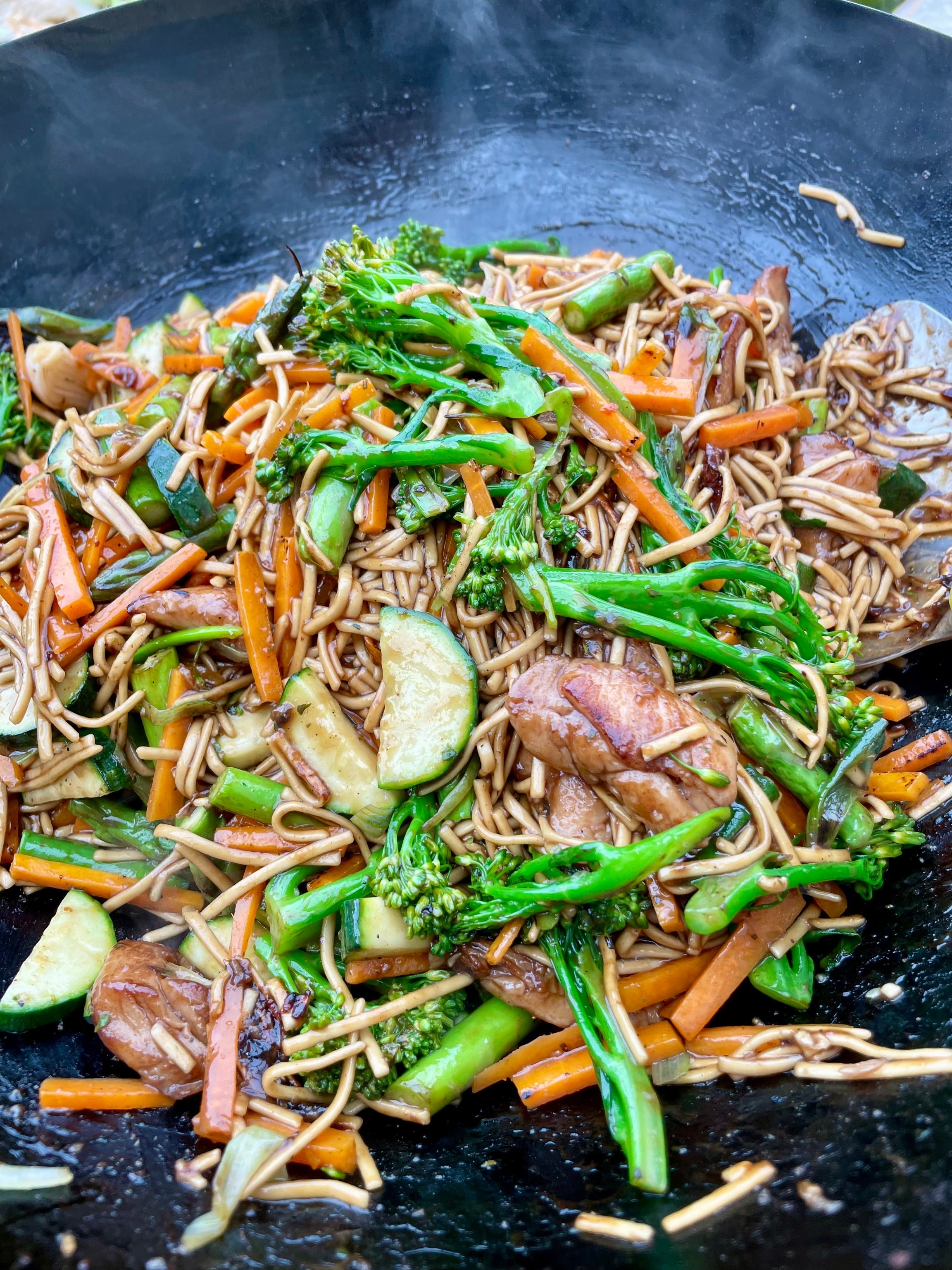 Tender Chicken with Noodles and Wild Broccoli - HOT WOK