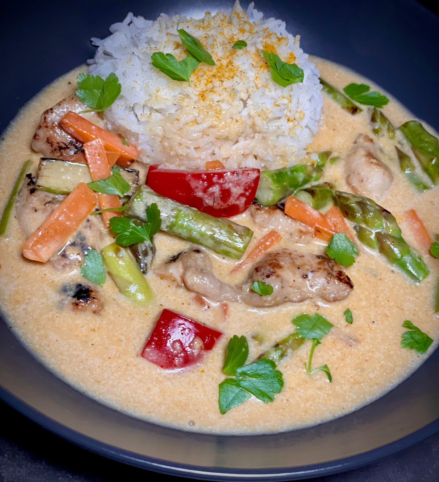 Yellow Chicken Vegetable Curry

    &ndash; HOT WOK